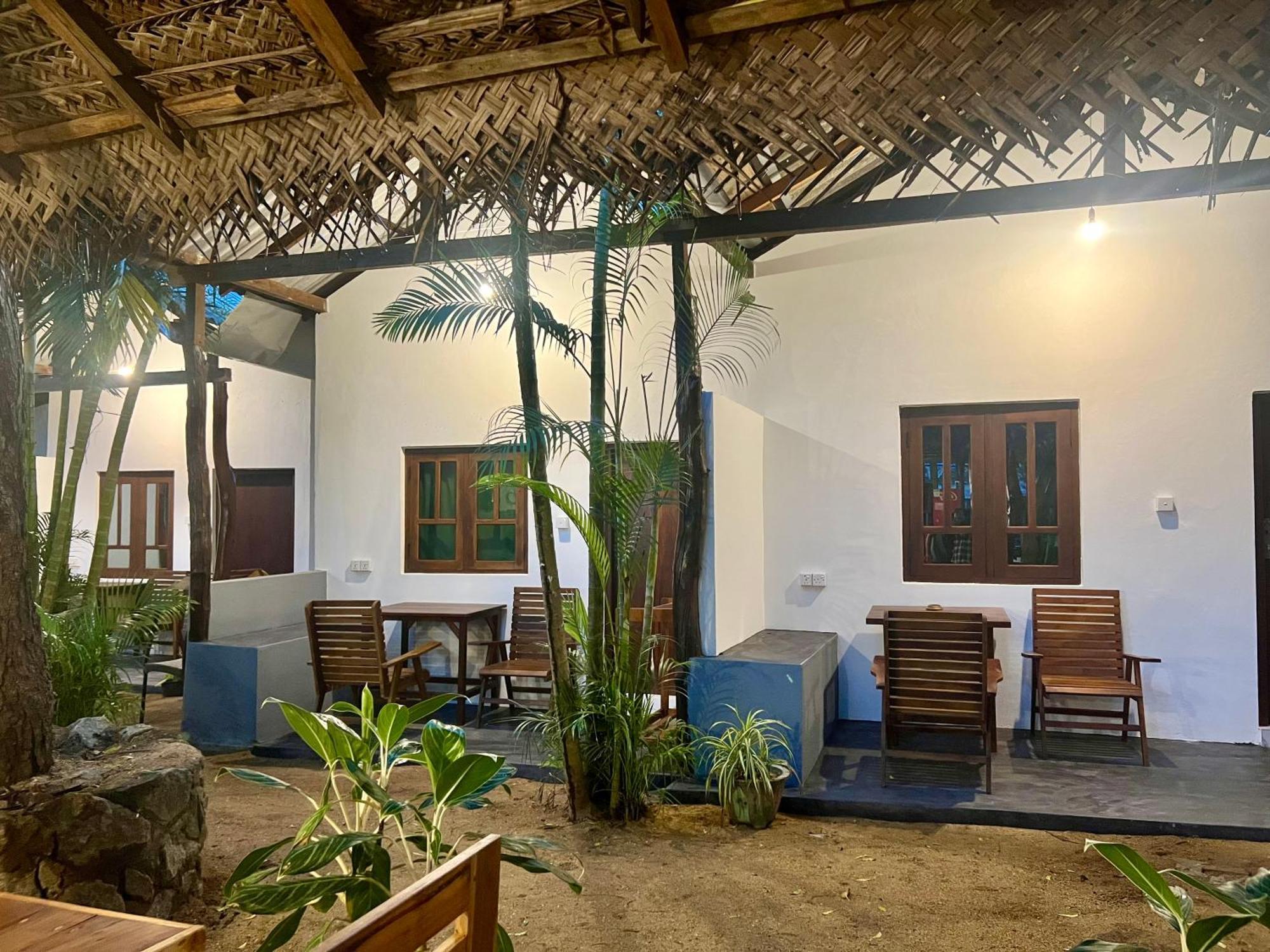Villa The Woodnest à Baie d'Arugam Extérieur photo